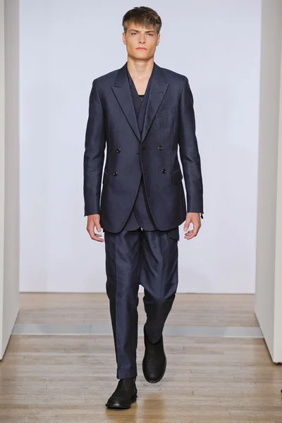 Look 1